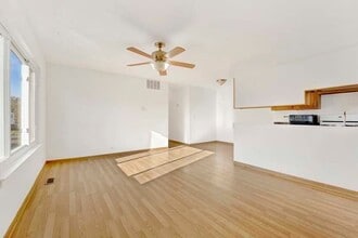 1417 Cove Dr in Prospect Heights, IL - Building Photo - Building Photo