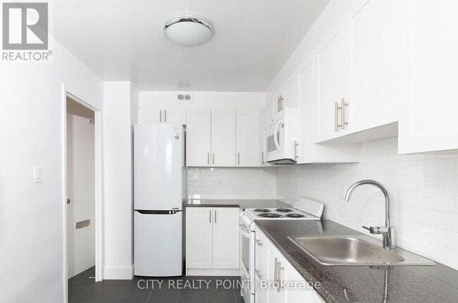 property at 6200-6200 Bathurst St
