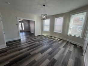 2031 Hewitt Ave in Cincinnati, OH - Building Photo - Building Photo