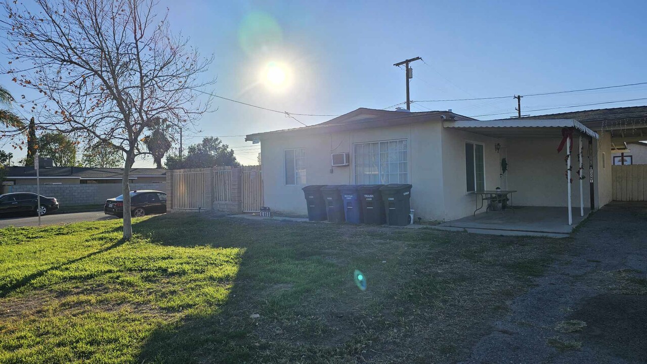 1705 Kippy Dr in Colton, CA - Building Photo