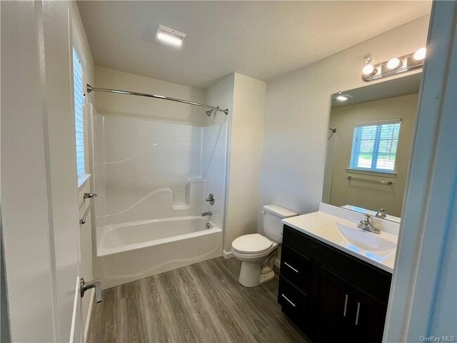 206 Golf Links Rd in Middletown, NY - Building Photo - Building Photo