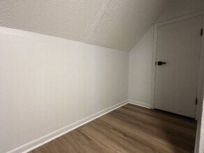 2115 Palatka Rd in Louisville, KY - Foto de edificio - Building Photo