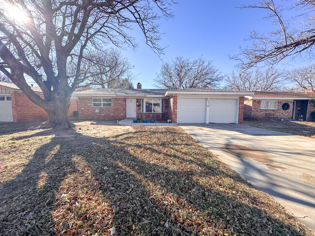 4311 59th St in Lubbock, TX - Foto de edificio - Building Photo