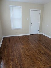 724 W 8th St in Taylor, TX - Building Photo - Building Photo