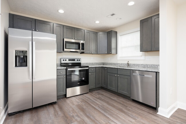 375-395 Skylar Dr in Christiansburg, VA - Building Photo - Building Photo