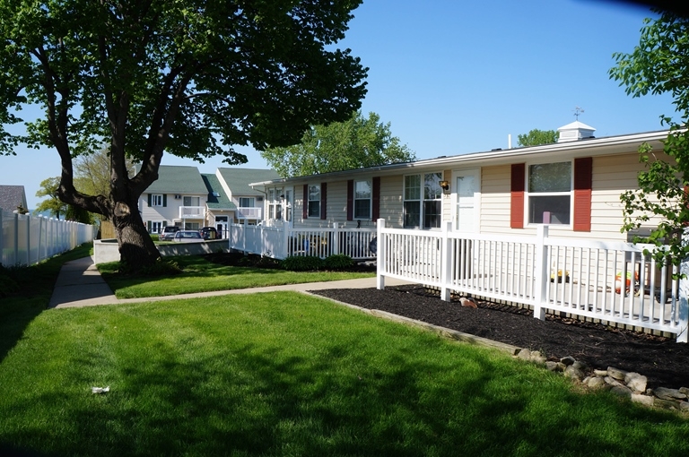 Retreat at Waters Edge in Marblehead, OH - Building Photo