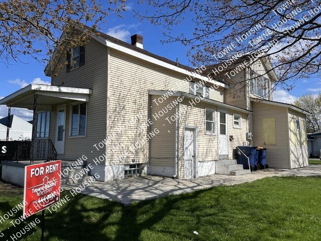 340 Park Ave in Lockport, NY - Building Photo - Building Photo