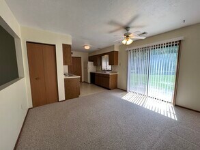 7548 Anderson Ave NE in Warren, OH - Building Photo - Building Photo