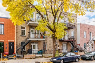 2304 De Villiers Rue in Montréal, QC - Building Photo