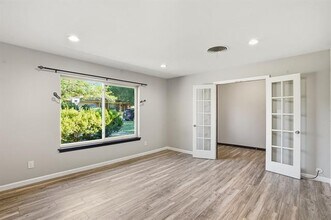 233 Bellvue Dr in Fort Worth, TX - Building Photo - Building Photo