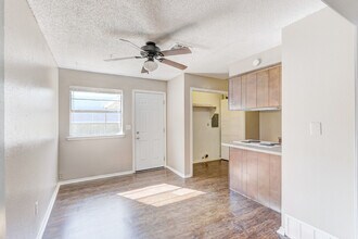 2631 Elwood Dr in Edmond, OK - Foto de edificio - Building Photo