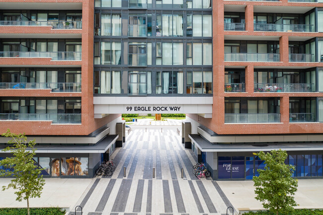 Indigo Condominiums in Maple in Vaughan, ON - Building Photo - Building Photo