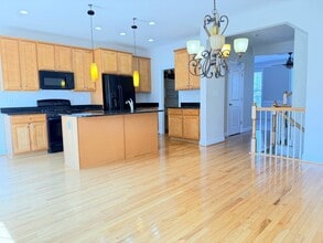 15908 Mackenzie Manor Dr in Haymarket, VA - Building Photo - Building Photo