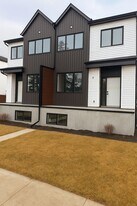 11007 132 St NW in Edmonton, AB - Building Photo