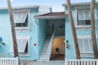 3585 41st Way S, Unit 46E in St. Petersburg, FL - Building Photo - Building Photo