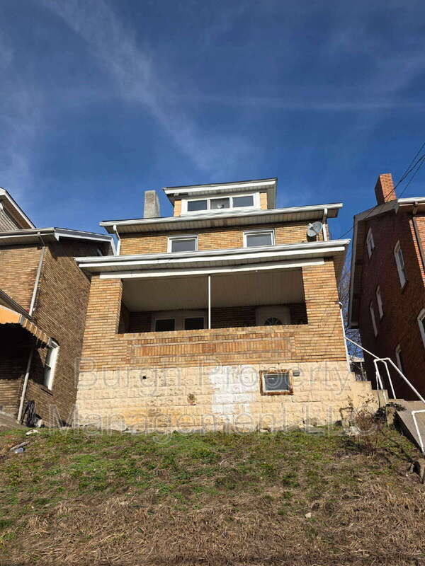 property at 1411 Bellaire Pl