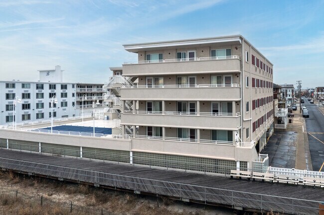 5300 Boardwalk in Ventnor City, NJ - Foto de edificio - Building Photo