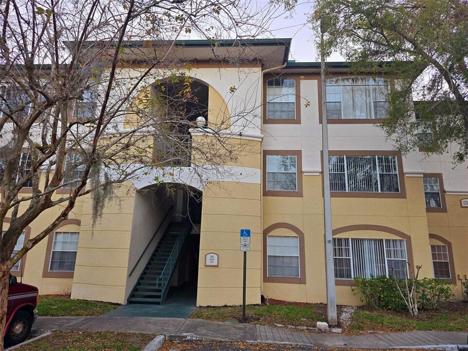 17108 Carrington Park Dr in Tampa, FL - Foto de edificio