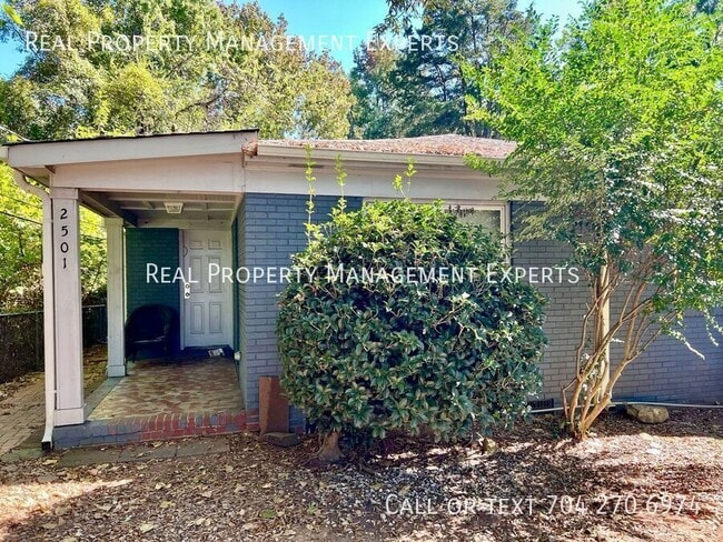 2501 Eastway Dr in Charlotte, NC - Building Photo - Building Photo