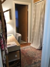 2204 E Locust St, Unit 2104 in Milwaukee, WI - Foto de edificio - Building Photo