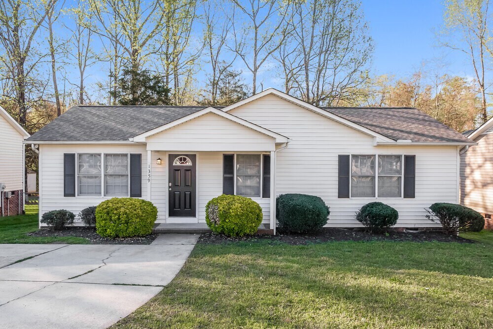 1359 Hidden Valley Dr in Concord, NC - Building Photo