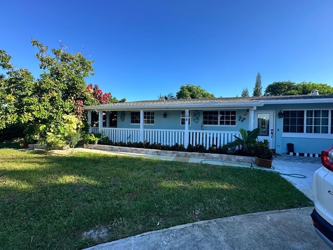 104 NE 16th Ave in Boynton Beach, FL - Building Photo - Building Photo