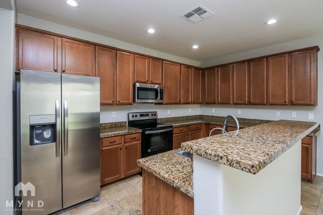 1348 S Loback Ln in Gilbert, AZ - Building Photo - Building Photo