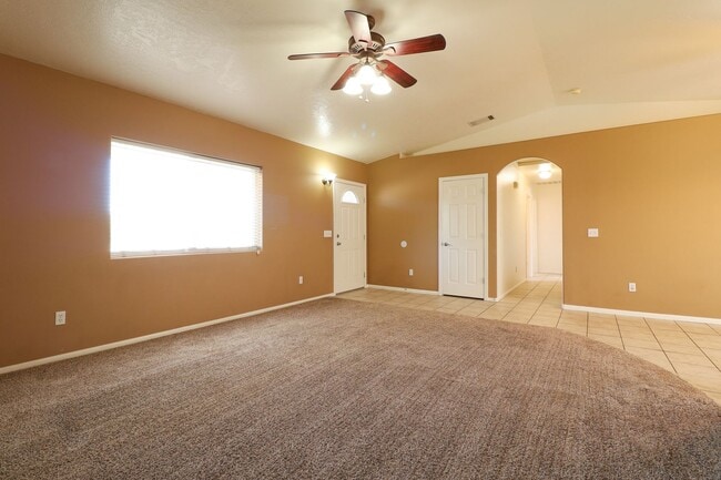 9727 Peach Ave in Hesperia, CA - Building Photo - Building Photo