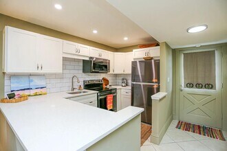 750 Mooring Line Dr in Naples, FL - Building Photo - Building Photo