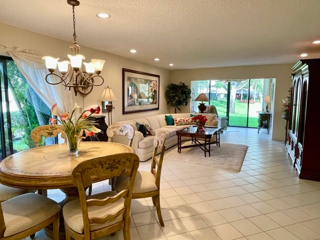 24 Stratford Dr E in Boynton Beach, FL - Building Photo - Building Photo