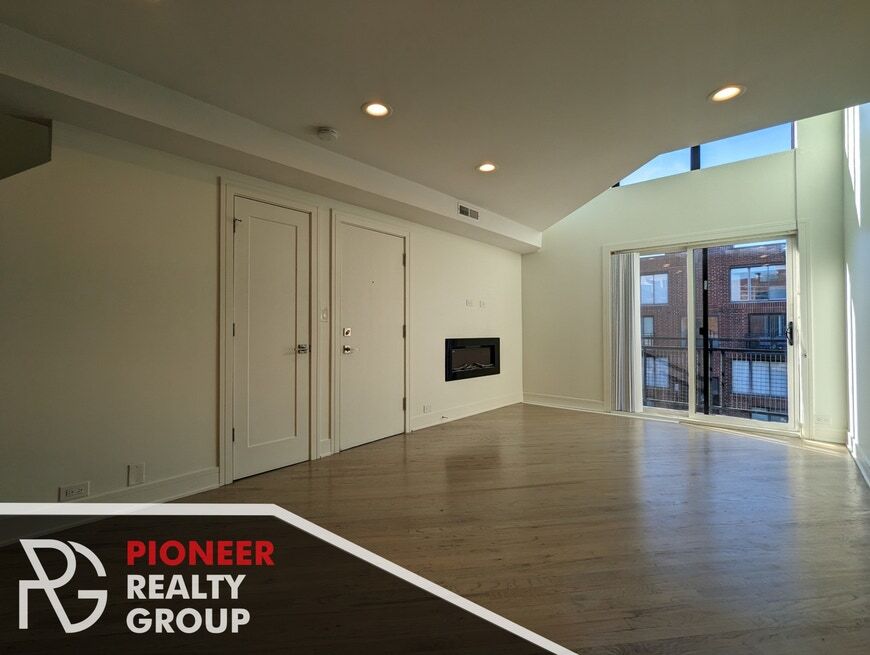 844 W Grace St, Unit 1 in Chicago, IL - Foto de edificio