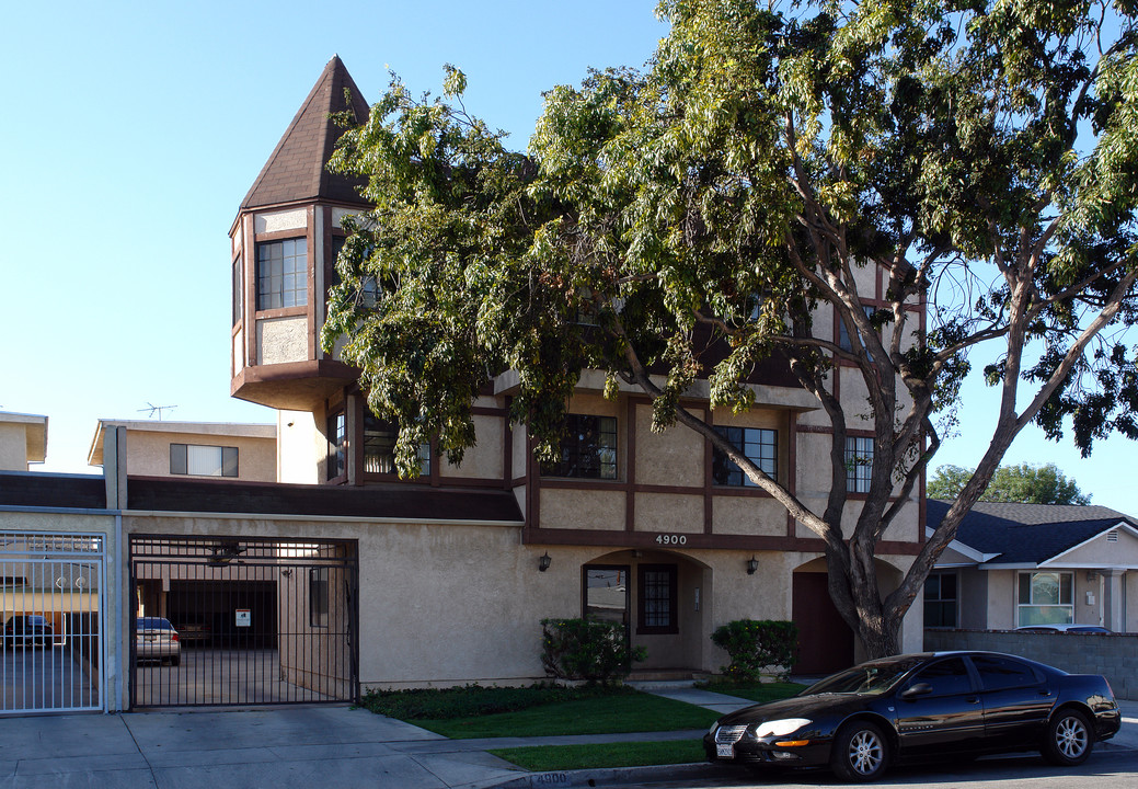 4900 W 118th Pl in Hawthorne, CA - Building Photo