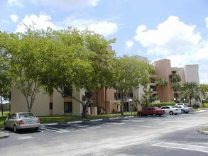 8740 NW 40 St in Coral Springs, FL - Foto de edificio - Other