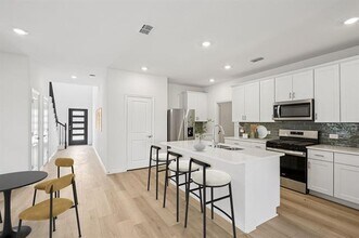 806 Leavenworth Dr in McKinney, TX - Building Photo - Building Photo