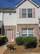 7067 Brookview Cir, Unit B220 in Riverdale, GA - Building Photo