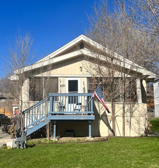 property at 1112 Sunnyside Ln