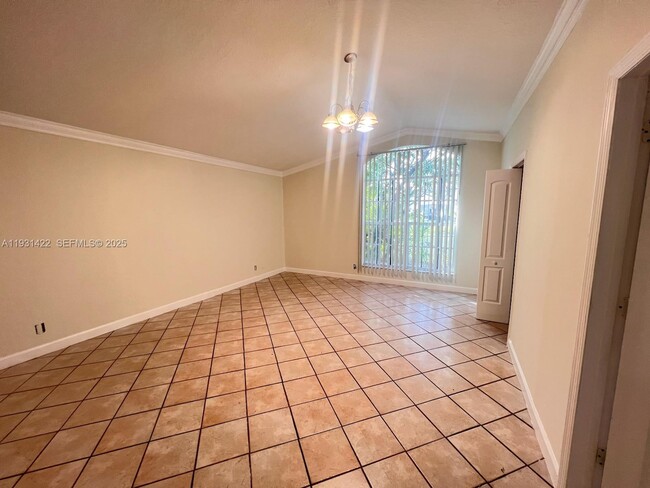 803 SW 79th Ave in North Lauderdale, FL - Building Photo - Building Photo