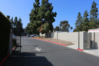 Garden Villas Apartments in Chula Vista, CA - Building Photo - Building Photo