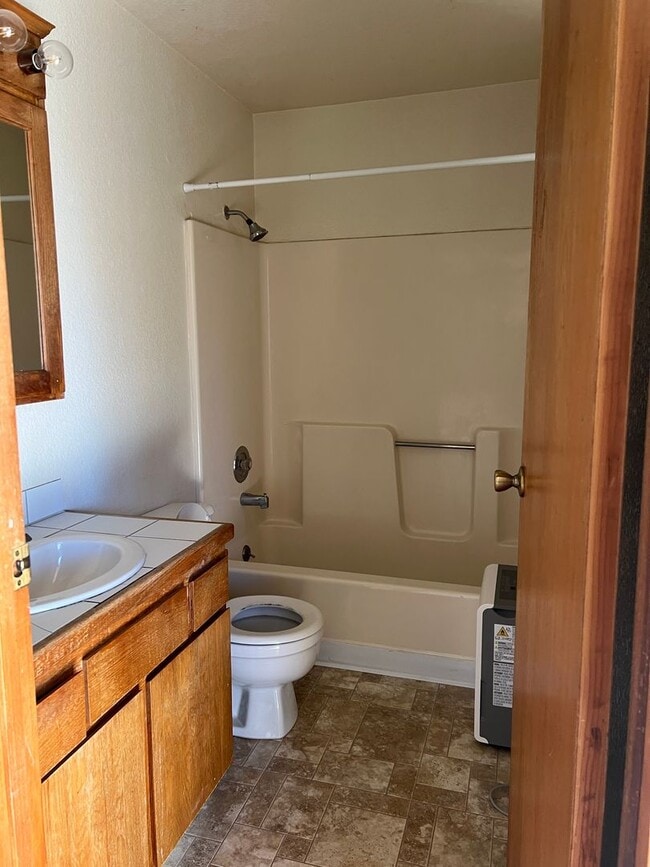 356 California Ave in Arcata, CA - Building Photo - Building Photo