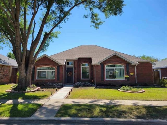 4121 Clary Dr in The Colony, TX - Building Photo