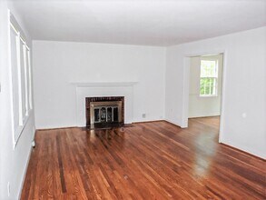 5537 Fairfax Dr in Arlington, VA - Building Photo - Building Photo