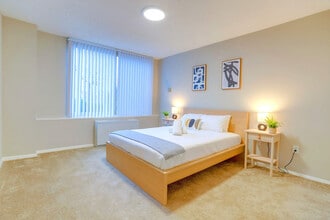 1600 S Eads St in Arlington, VA - Building Photo - Building Photo