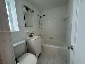 1557 S Le Jeune Rd-Unit -2 in Miami, FL - Building Photo - Building Photo