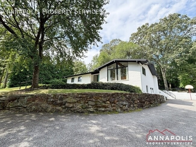 364 Dun Robbin Dr in Severna Park, MD - Building Photo - Building Photo