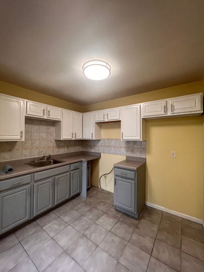 51 E 21st St Rentals in Bayonne, NJ