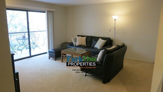 440 N Civic Dr in Walnut Creek, CA - Building Photo - Building Photo