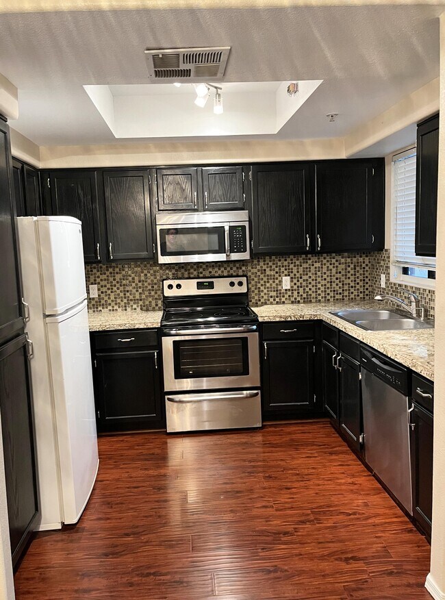 7575 E Indian Bend Rd in Scottsdale, AZ - Building Photo - Building Photo