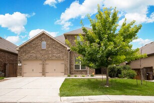 7811 Rushing Creek in San Antonio, TX - Building Photo