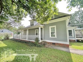 1021 Dixie St in Burlington, NC - Foto de edificio - Building Photo