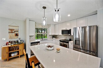 404 Marathon Ct in Naples, FL - Building Photo - Building Photo